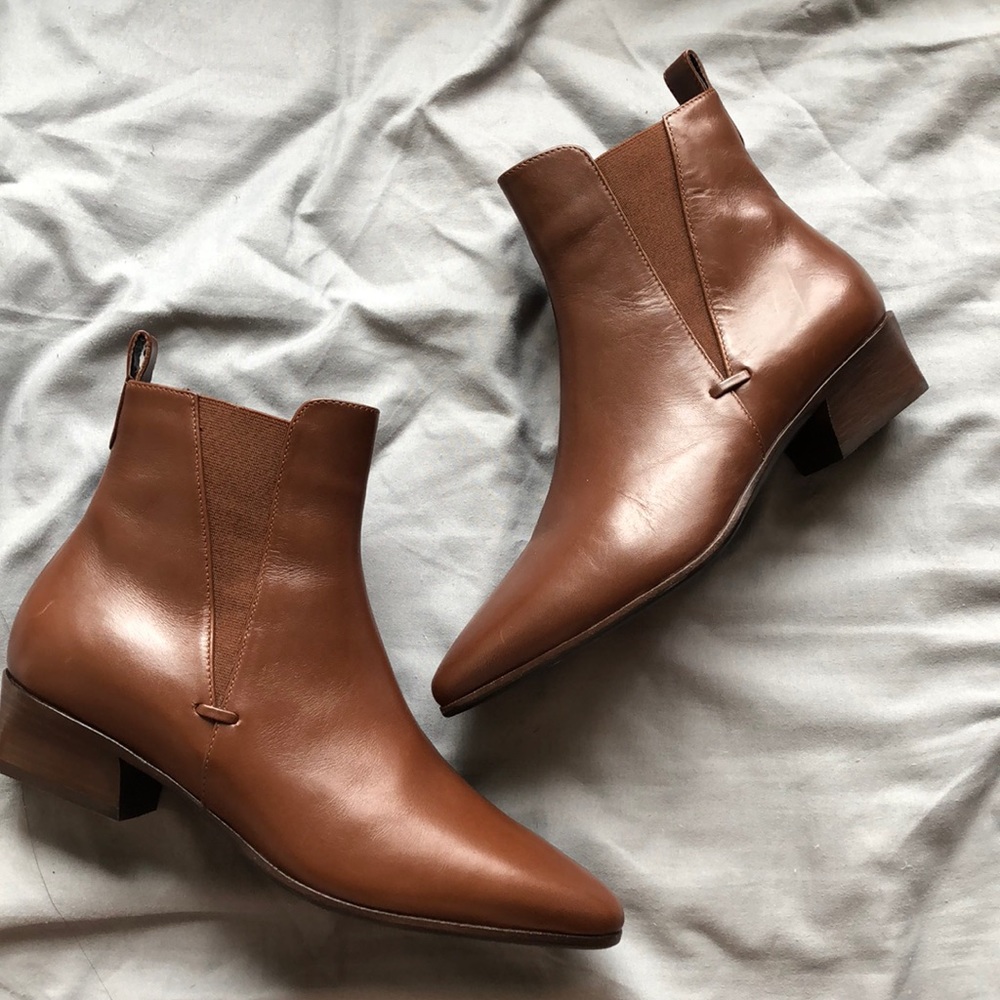 NEW Aquatalia Fabienne Leather Chelsea Ankle Boots - Picture 5 of 6